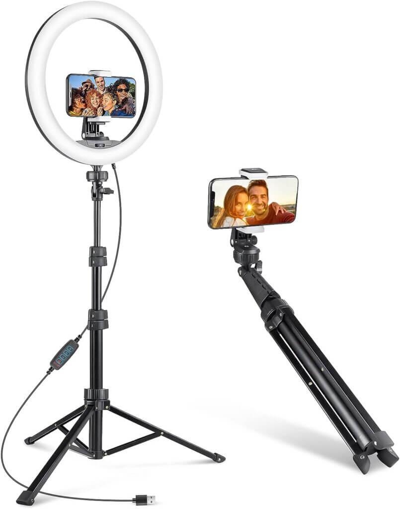 Ring light and selfie stick for mom content creators. Holiday Gift Guide 2023